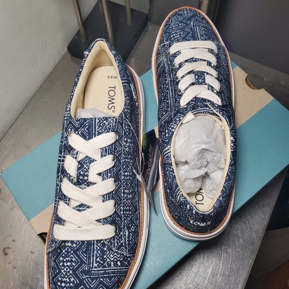 TOMS Alex - Picture 3 of 6